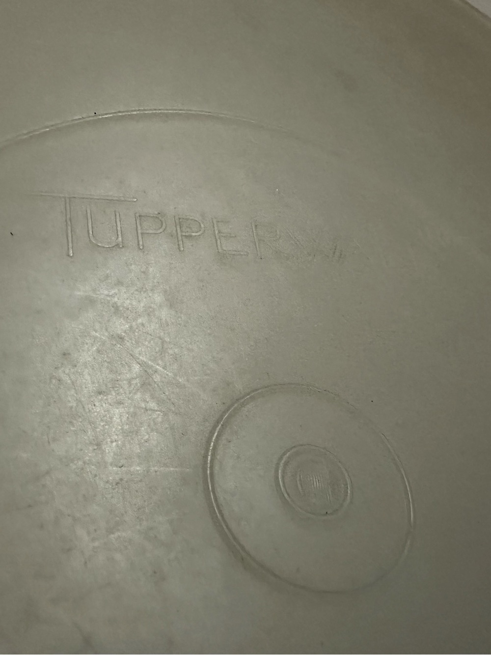 Tupperware Lid - Picture 2 of 5